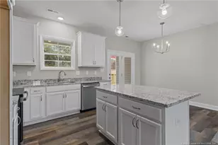 525 Deerpath Dr, Fayetteville, NC 28311 - Photo 10