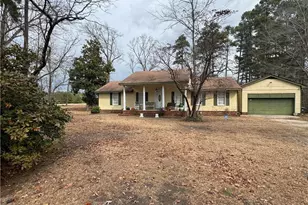 408 Old Farm Rd, Raeford, NC 28376 - Photo 2