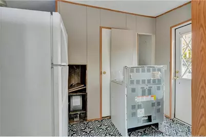 211 Lewis Street, Bladenboro, NC 28320 - Photo 22