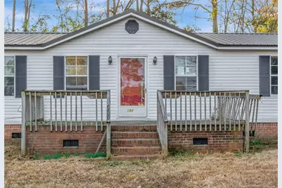 211 Lewis Street, Bladenboro, NC 28320 - Photo 4