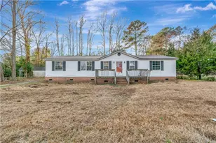211 Lewis St, Bladenboro, NC 28320 - Photo 2