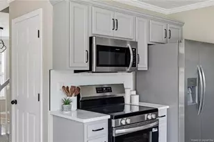 2332 Saltwood Dr, Fayetteville, NC 28306 - Photo 10