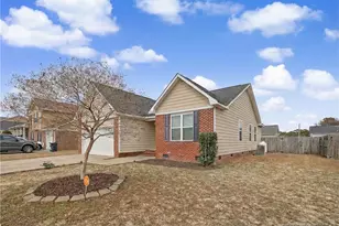 4400 Josh Ct, Hope Mills, NC 28348 - Photo 2