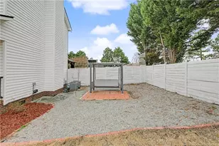 228 Green Spring Dr, Sanford, NC 27332 - Photo 6