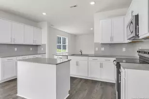 700 Lazy Elm Ln, Aberdeen, NC 28315 - Photo 10