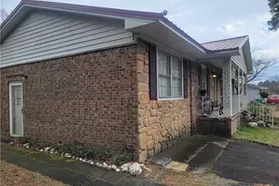 2523 Bel Aire St, Fayetteville, NC 28306 - Photo 4