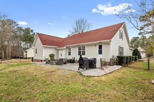 610 Orchard Falls Dr, Spring Lake, NC 28390 - Photo 6