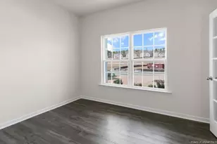 701 Lazy Elm Ln, Aberdeen, NC 28315 - Photo 4