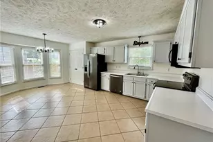 5723 Kingstree Dr, Fayetteville, NC 28304 - Photo 8