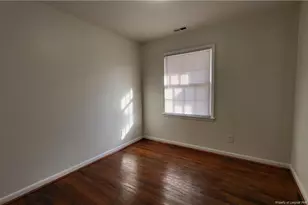 209 E 15th St, Lumberton, NC 28358 - Photo 6