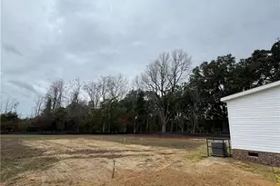 9640 S Chicken Rd, Fairmont, NC 28340 - Photo 4