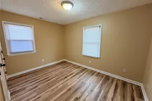 1015 Abrams St, Fayetteville, NC 28311 - Photo 10