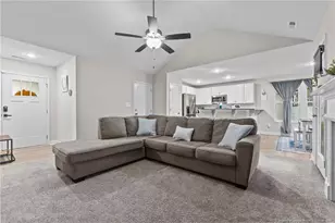 72 Magnolia St, Parkton, NC 28371 - Photo 6