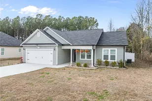 72 Magnolia St, Parkton, NC 28371 - Photo 2