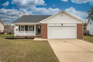 625 Creedmoore Cir, Hope Mills, NC 28348 - Photo 1