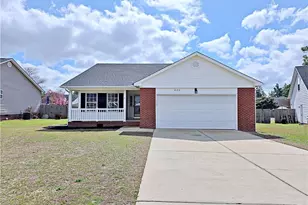 625 Creedmoore Cir, Hope Mills, NC 28348 - Photo 1