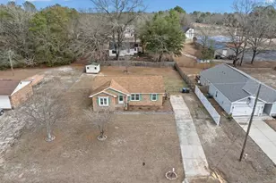 812 N Jackson St, Raeford, NC 28376 - Photo 2