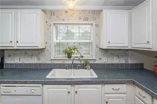 210 E Pierce St, Warsaw, NC 28398 - Photo 14