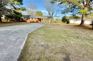 5271 Tobacco Rd, Orrum, NC 28369 - Photo 32