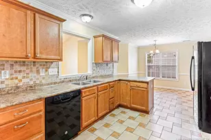 5608 Thackeray Dr, Fayetteville, NC 28306 - Photo 18