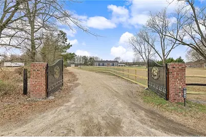 9109 Chickenfoot Road, Saint Pauls, NC 28384 - Photo 2