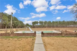 8161 E 130 Hwy, Maxton, NC 28364 - Photo 34