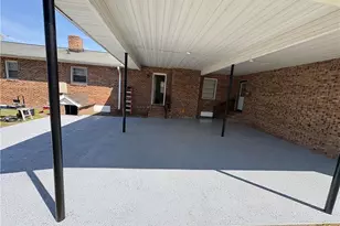 8161 E 130 Hwy, Maxton, NC 28364 - Photo 28