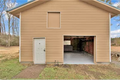 8161 E 130 Highway, Maxton, NC 28364 - Photo 32