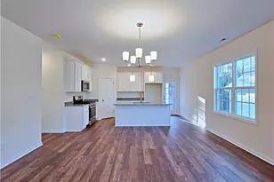 1822 Fordham Dr, Fayetteville, NC 28304 - Photo 6