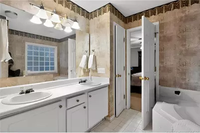 1932 Ashridge Drive, Fayetteville, NC 28304 - Photo 12