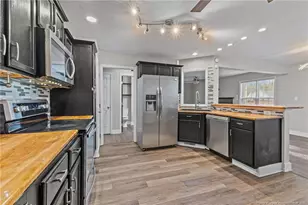 339 Somerset Dr, Raeford, NC 28376 - Photo 10