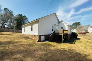 318 Hawthorne Dr, Raeford, NC 28376 - Photo 24