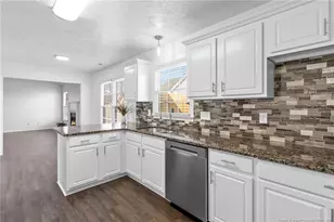 7234 Tollhouse Dr, Fayetteville, NC 28314 - Photo 10