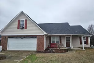 118 Garfield Dr, Raeford, NC 28376 - Photo 1