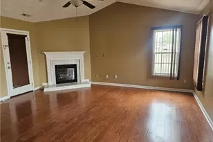 118 Garfield Dr, Raeford, NC 28376 - Photo 2