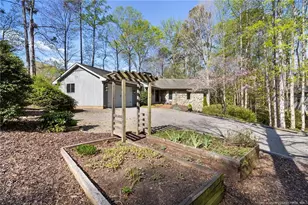 726 Piccadilly Ct, Sanford, NC 27332 - Photo 4