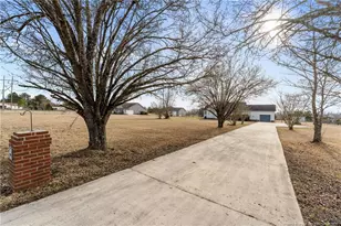 261 W Palmer St, Raeford, NC 28376 - Photo 4