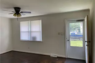 521 E 5th Ave, Raeford, NC 28376 - Photo 2