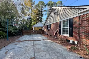 2723 Huntington Rd, Fayetteville, NC 28303 - Photo 22