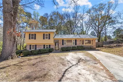 554 Glen Canyon Drive, Fayetteville, NC 28303 - Photo 2