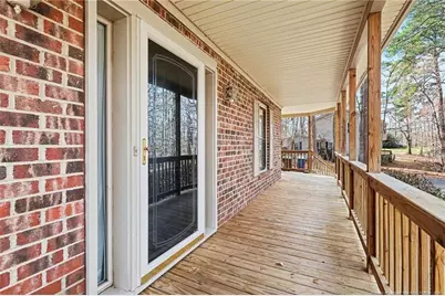 512 Sussex Avenue, Sanford, NC 27330 - Photo 4