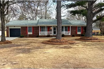 6377 Lake Traill Drive, Fayetteville, NC 28304 - Photo 2