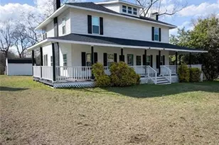 201 N College St, Red Springs, NC 28377 - Photo 2