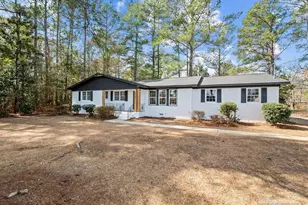 1066 Strickland Bridge Rd, Fayetteville, NC 28304 - Photo 2