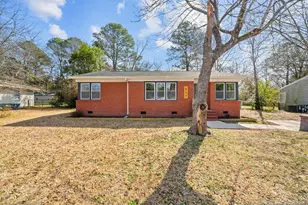 819 Sandalwood Dr, Fayetteville, NC 28304 - Photo 2