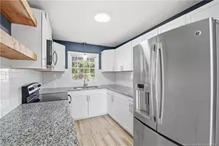 466 Lansdowne Rd, Fayetteville, NC 28314 - Photo 14