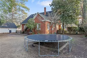 209 E 18th St, Lumberton, NC 28358 - Photo 16