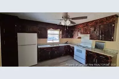 127 E Eighth Avenue, Red Springs, NC 28377 - Photo 6