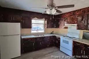 127 E 8th Ave, Red Springs, NC 28377 - Photo 6