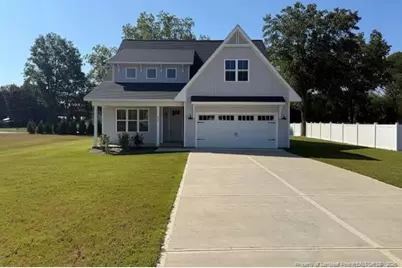 520 S Lincoln Street, Benson, NC 27504 - Photo 1